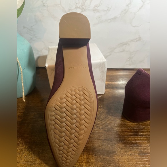 NWOT Cole Haan burgundy suede heels size 8 to 8 1/2 - Picture 4 of 10